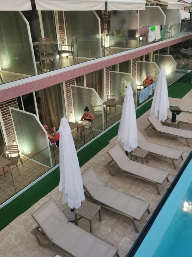 Hotel Capital Lux ニドリ エクステリア 写真